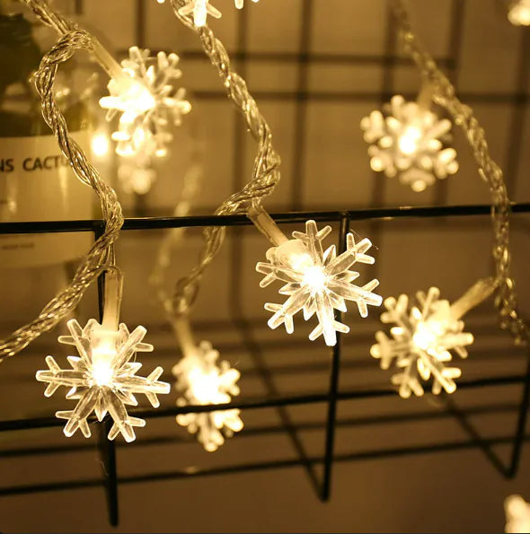 Frosty Glow Snowflake Lights